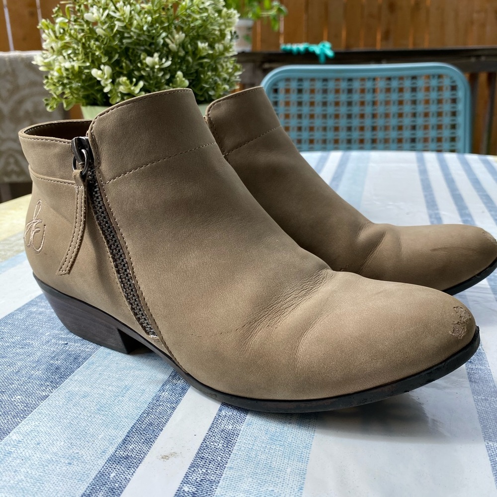 ✨Sam Edelman booties size 5 ✨